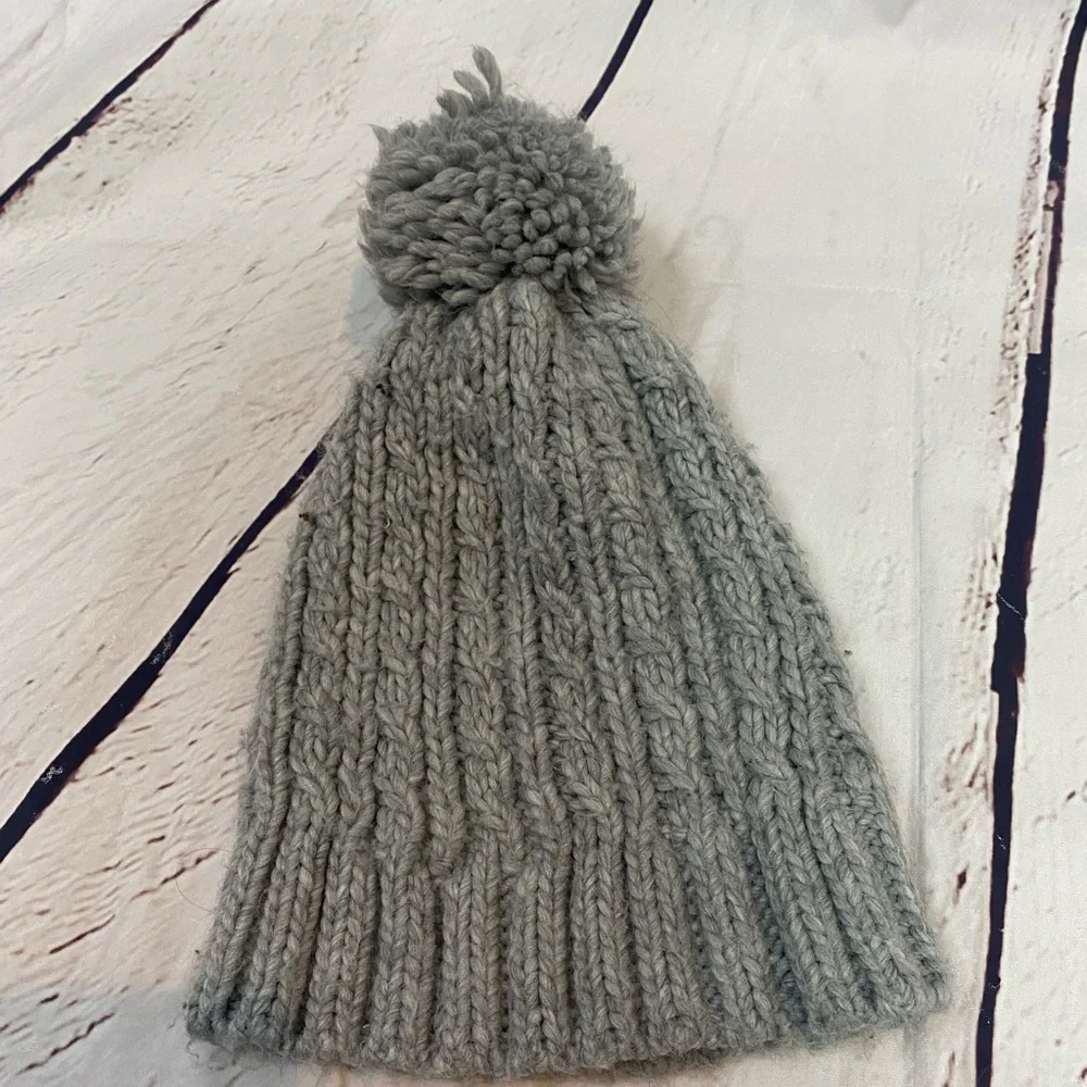 Forever21 Grey Slouchy Beanie - Picture 3 of 3
